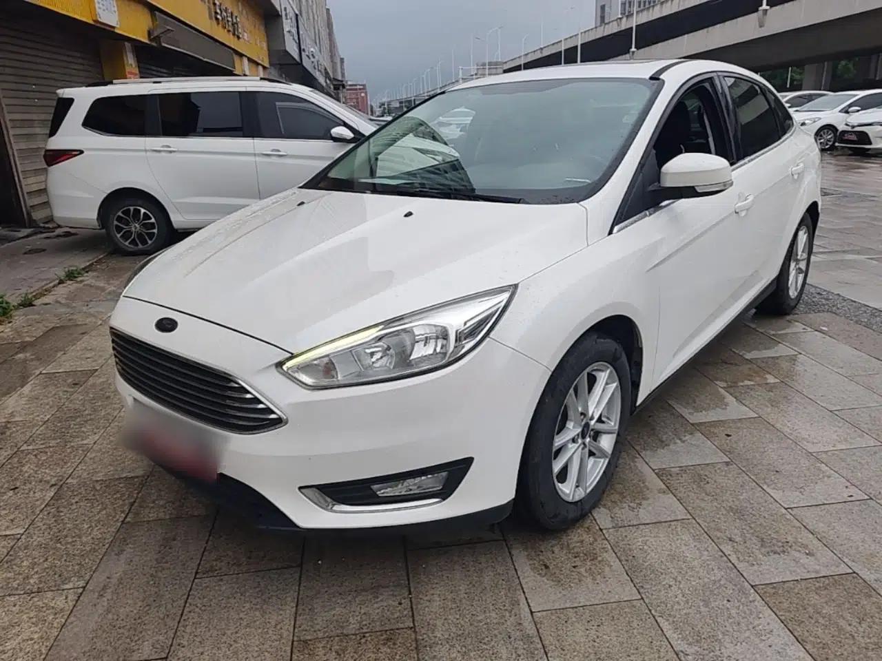 Ford Focus 2018 Sedan Classic EcoBoost 180 Automatic Elite Model — миниатюра 1
