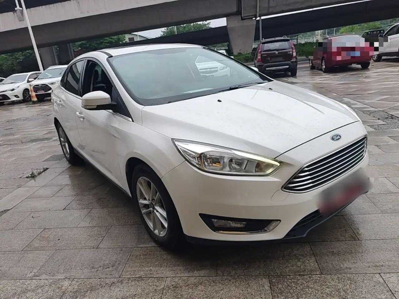 Ford Focus 2018 Sedan Classic EcoBoost 180 Automatic Elite Model — миниатюра 3