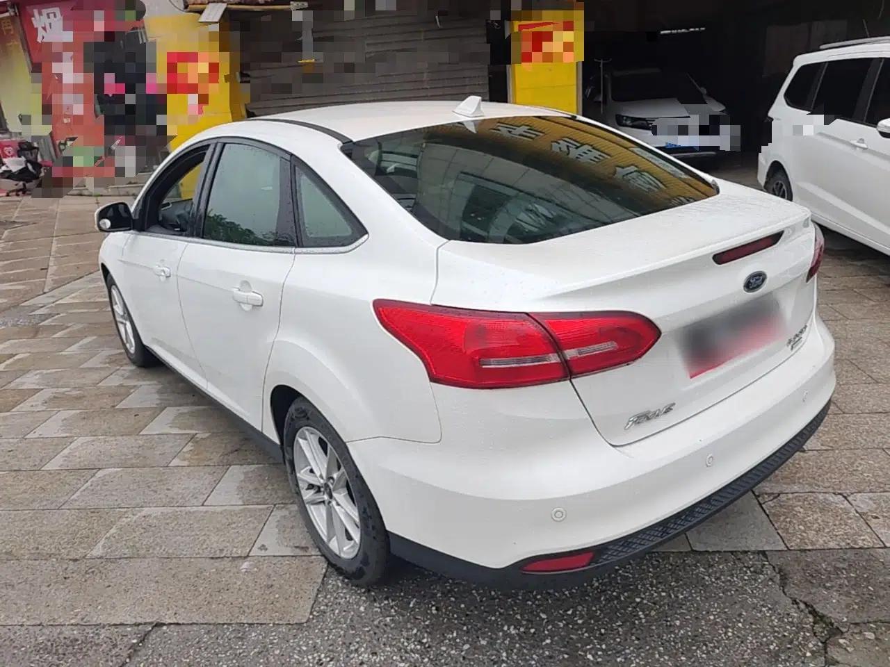 Ford Focus 2018 Sedan Classic EcoBoost 180 Automatic Elite Model — миниатюра 4