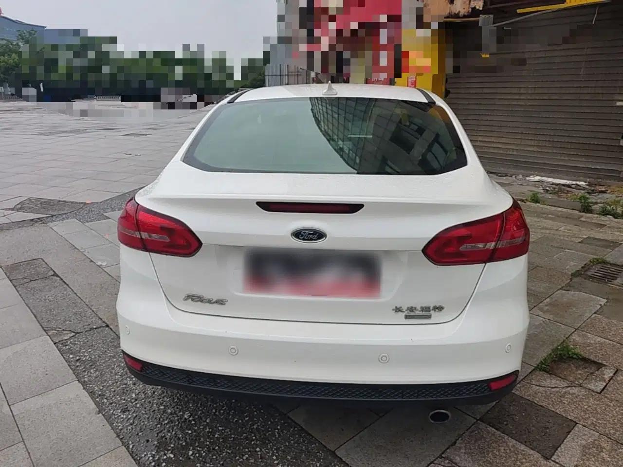 Ford Focus 2018 Sedan Classic EcoBoost 180 Automatic Elite Model — миниатюра 5