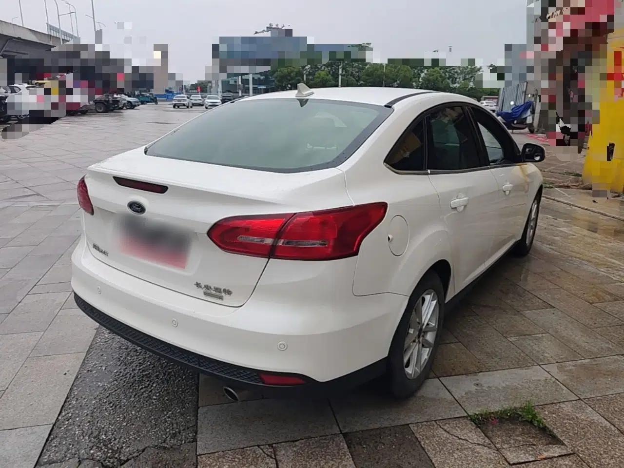Ford Focus 2018 Sedan Classic EcoBoost 180 Automatic Elite Model — миниатюра 6