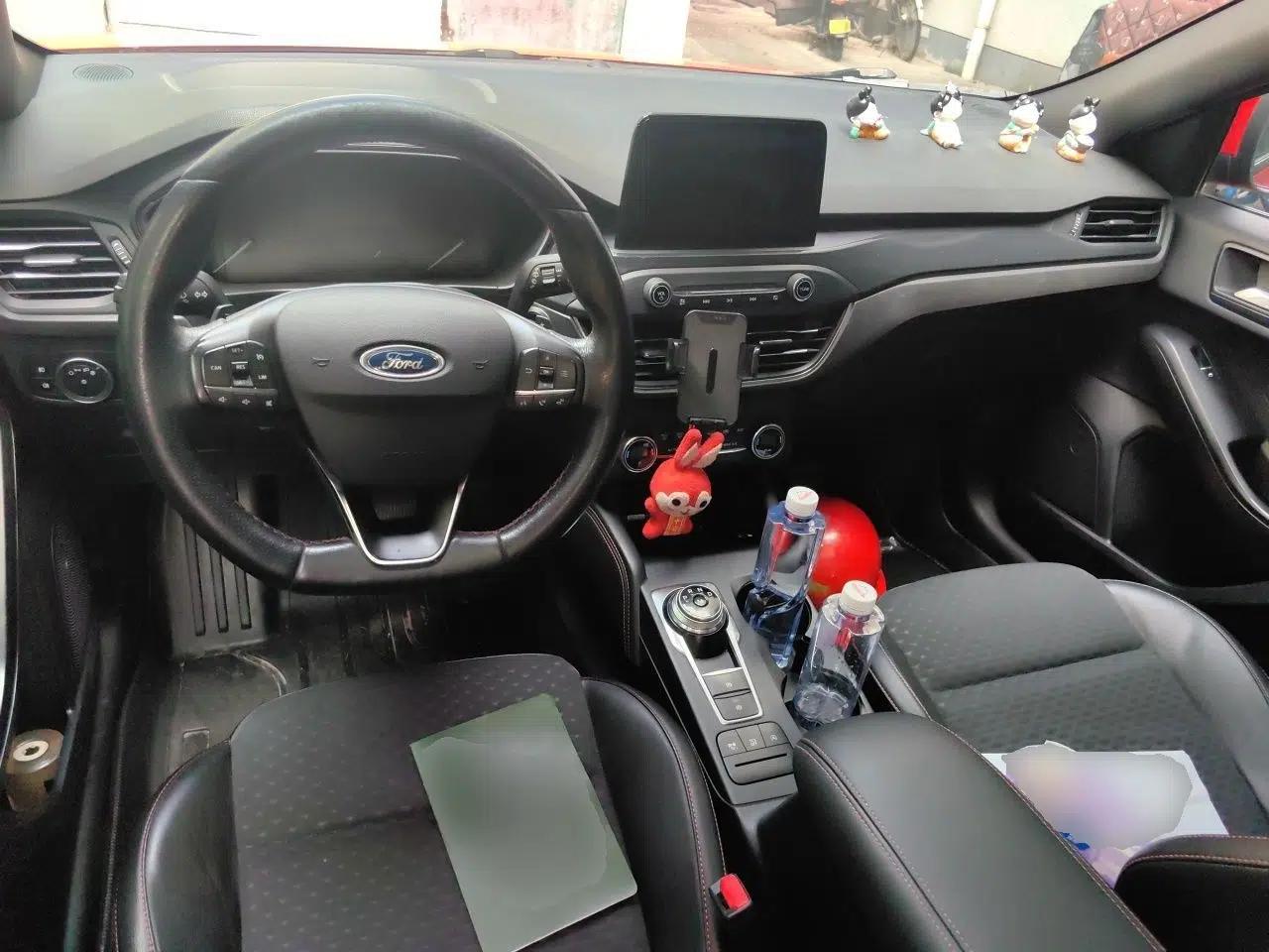 Ford Focus 2019 Hatchback EcoBoost 180 Automatic ST Line — миниатюра 10