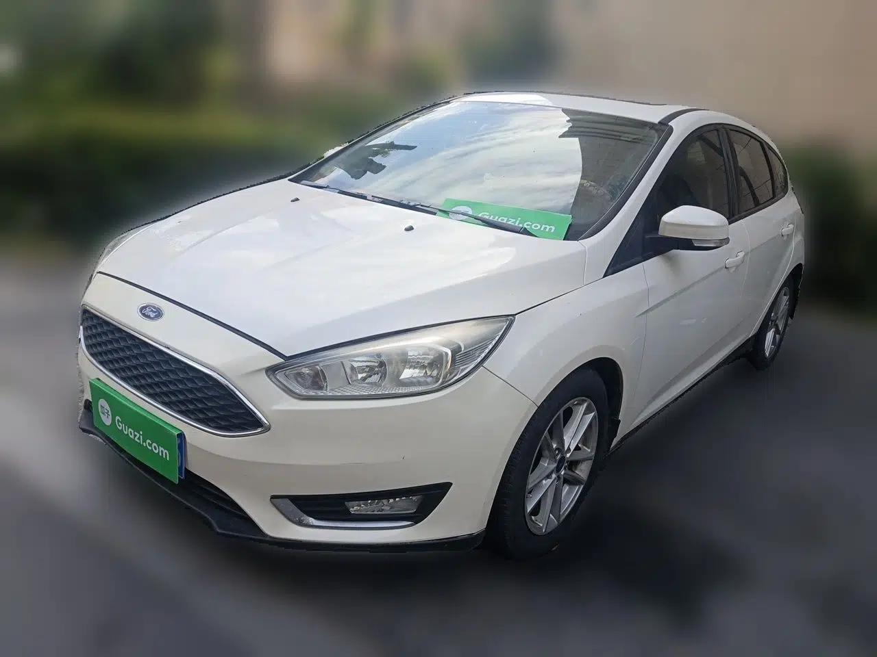 Ford Focus 2017 Hatchback EcoBoost 125 Automatic - Ultra-Powerful Style Edition with Smart Drive Features — миниатюра 1
