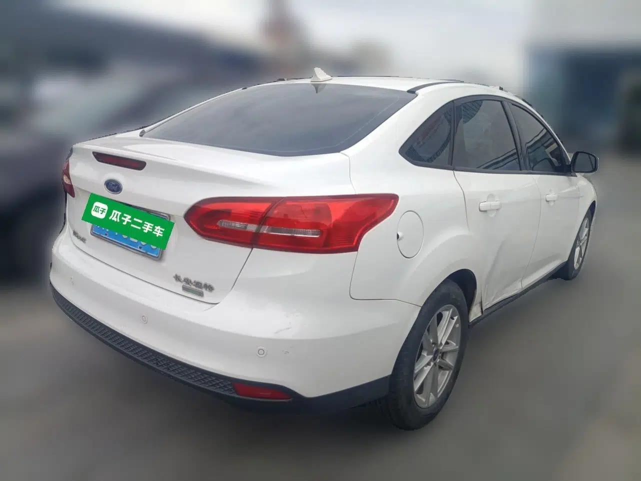 Ford Focus 2017 Sedan EcoBoost 125 Automatic Supreme Style SmartDrive Edition — миниатюра 6