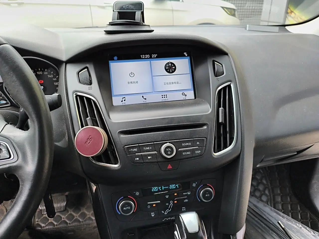 Ford Focus 2017 Sedan EcoBoost 180 Automatic Elite Model — миниатюра 14