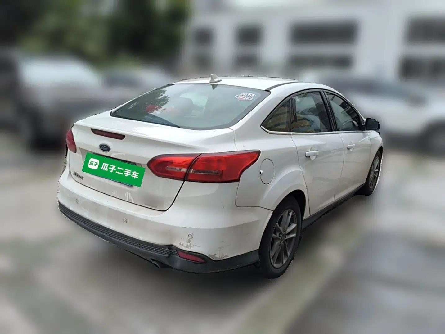 Ford Focus 2017 Sedan EcoBoost 180 Automatic Elite Model — миниатюра 6