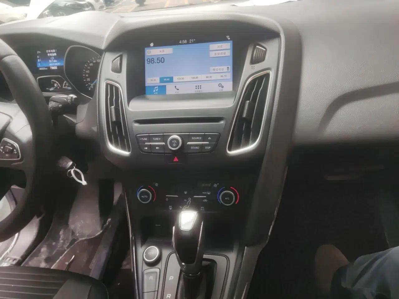 Ford Focus 2018 Hatchback Classic EcoBoost 180 Automatic Elite Model — миниатюра 14