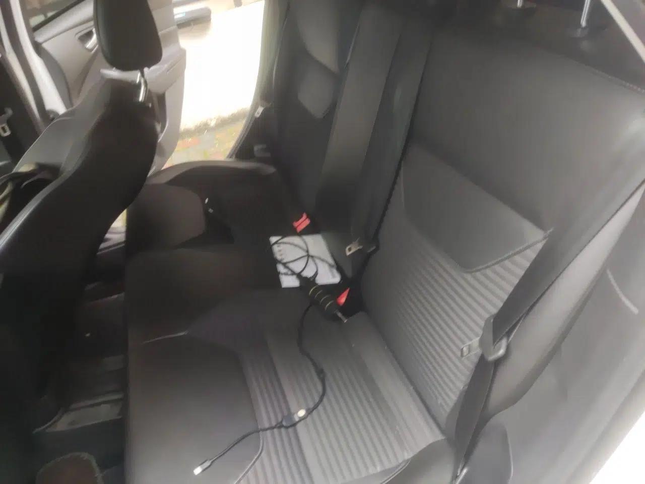 Ford Focus 2018 Hatchback Classic EcoBoost 180 Automatic Elite Model — миниатюра 18