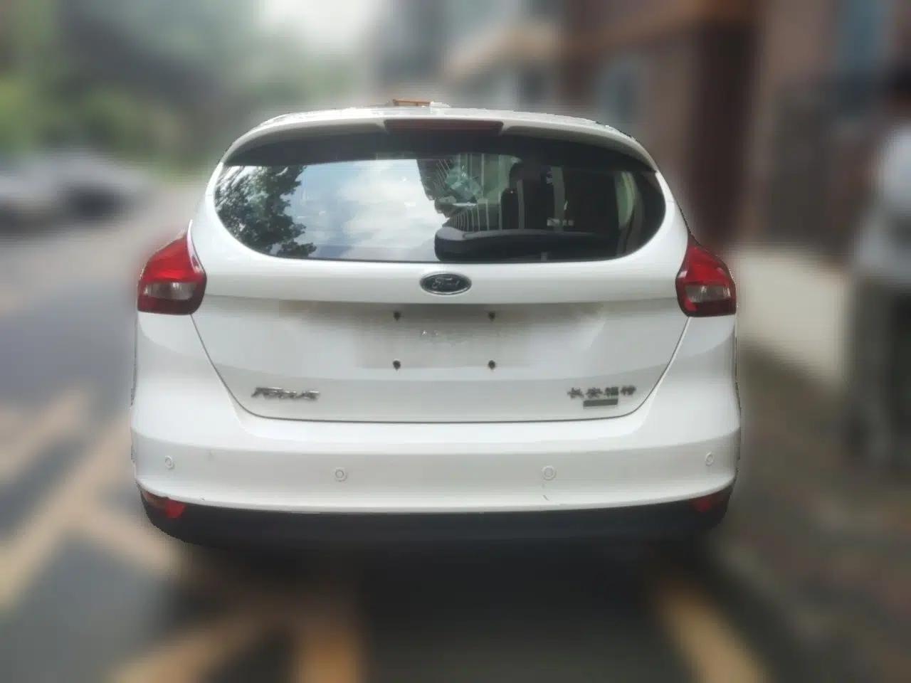 Ford Focus 2018 Hatchback Classic EcoBoost 180 Automatic Elite Model — миниатюра 5