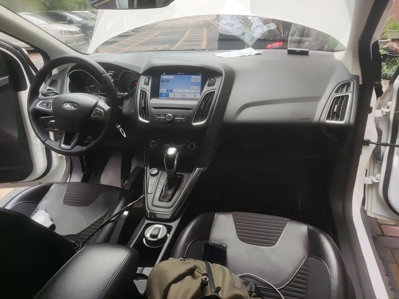 Ford Focus 2018 Hatchback Classic EcoBoost 180 Automatic Elite Model — миниатюра 10