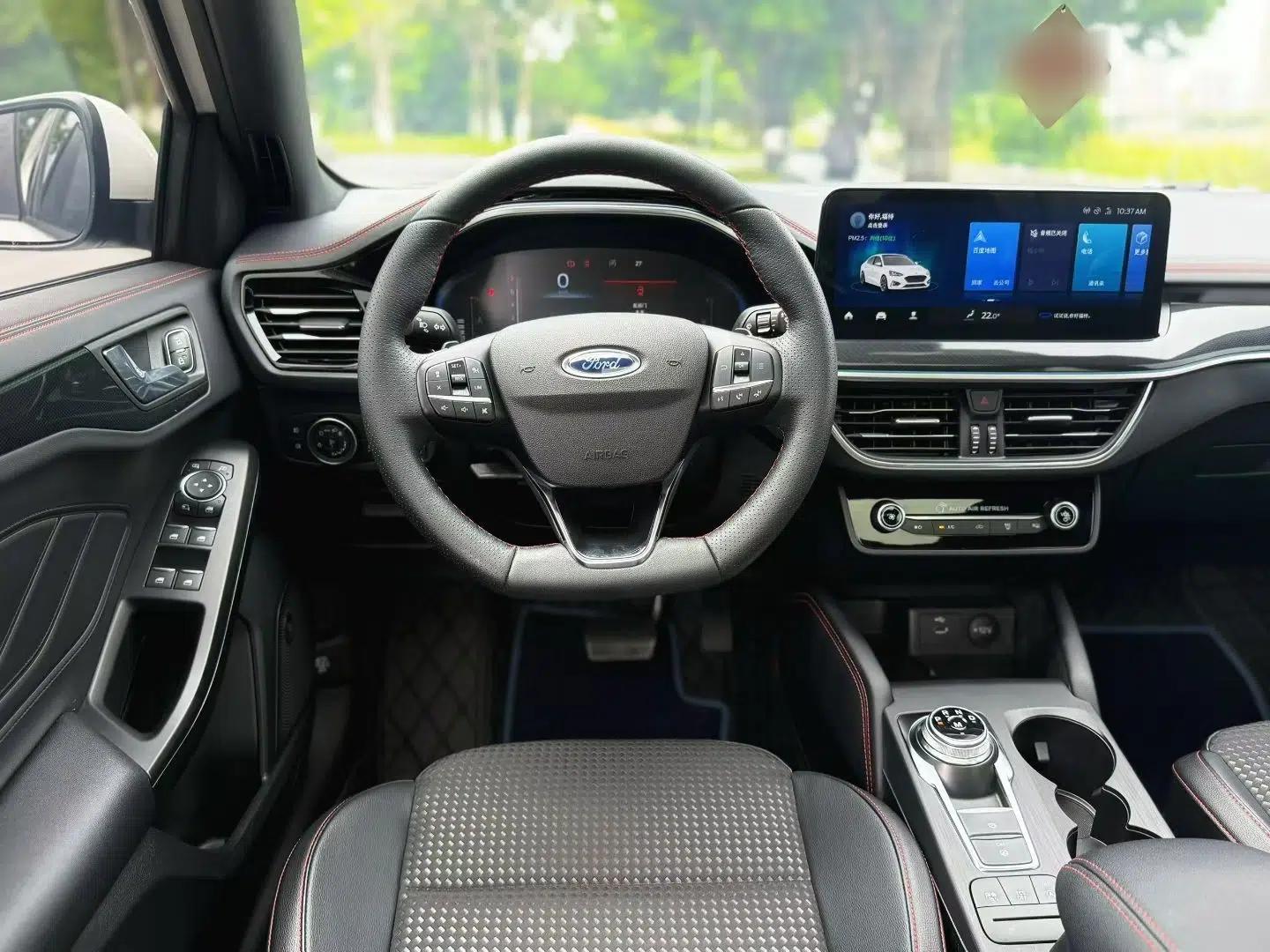 Ford Focus 2021 Sedan EcoBoost 180 Automatic ST Line — миниатюра 8