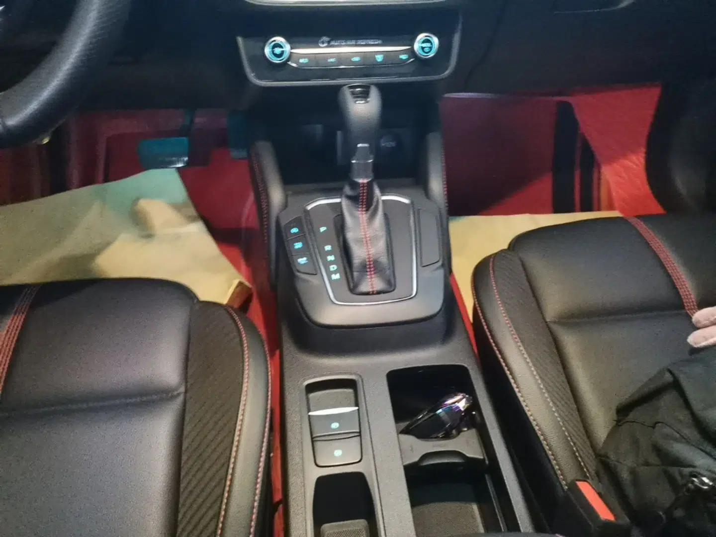 Ford Focus 2022 Sedan EcoBoost 180 Automatic ST Line — миниатюра 17