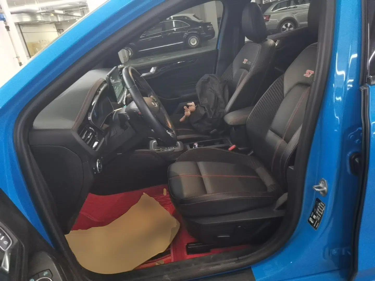 Ford Focus 2022 Sedan EcoBoost 180 Automatic ST Line — миниатюра 18