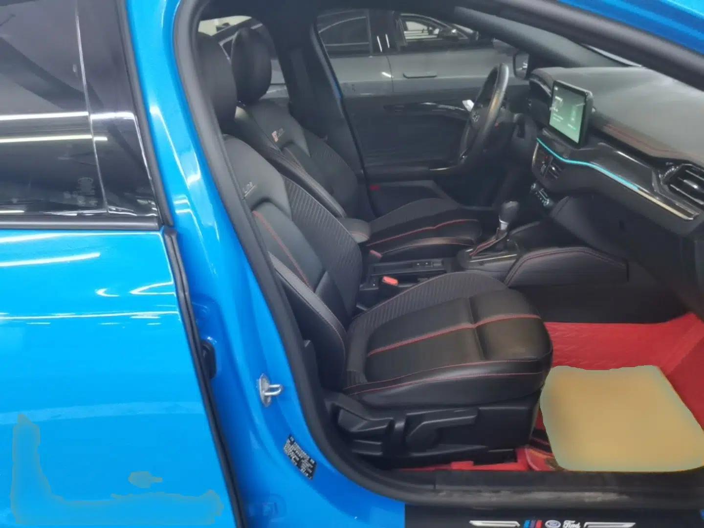 Ford Focus 2022 Sedan EcoBoost 180 Automatic ST Line — миниатюра 23