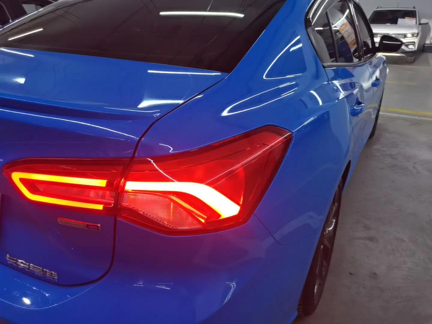 Ford Focus 2022 Sedan EcoBoost 180 Automatic ST Line — миниатюра 7