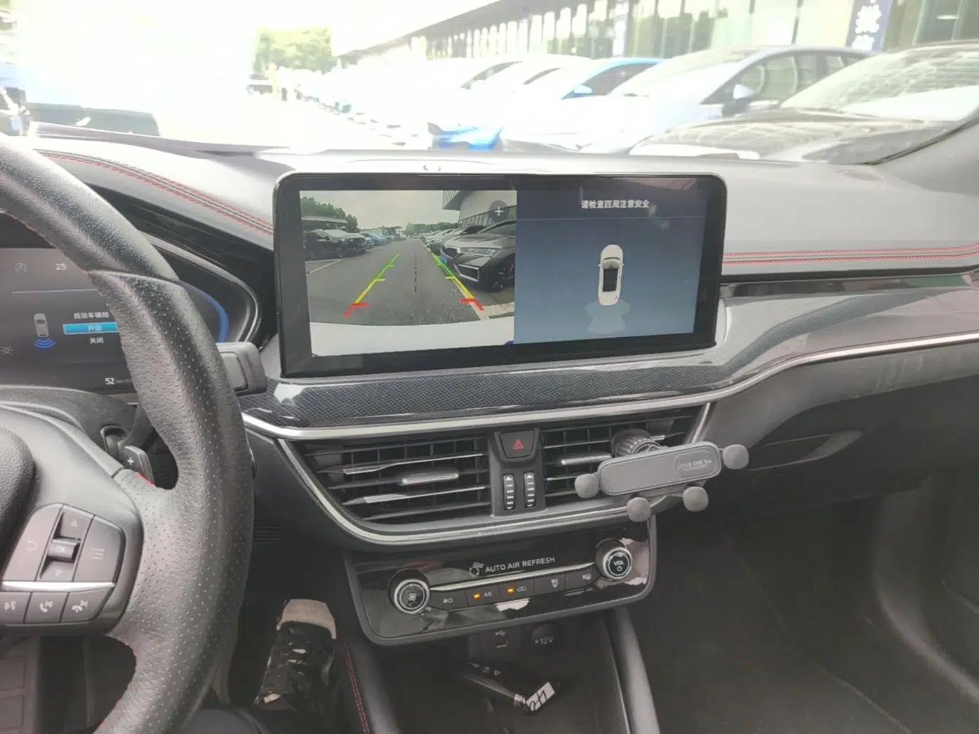 Ford Focus 2021 Sedan EcoBoost 180 Automatic ST Line — миниатюра 16