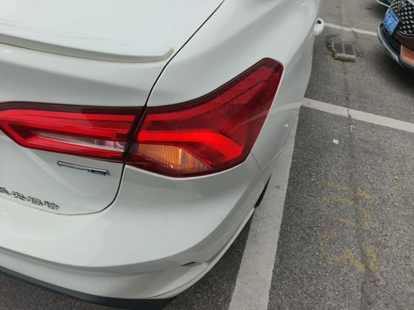 Ford Focus 2021 Sedan EcoBoost 180 Automatic ST Line — миниатюра 7