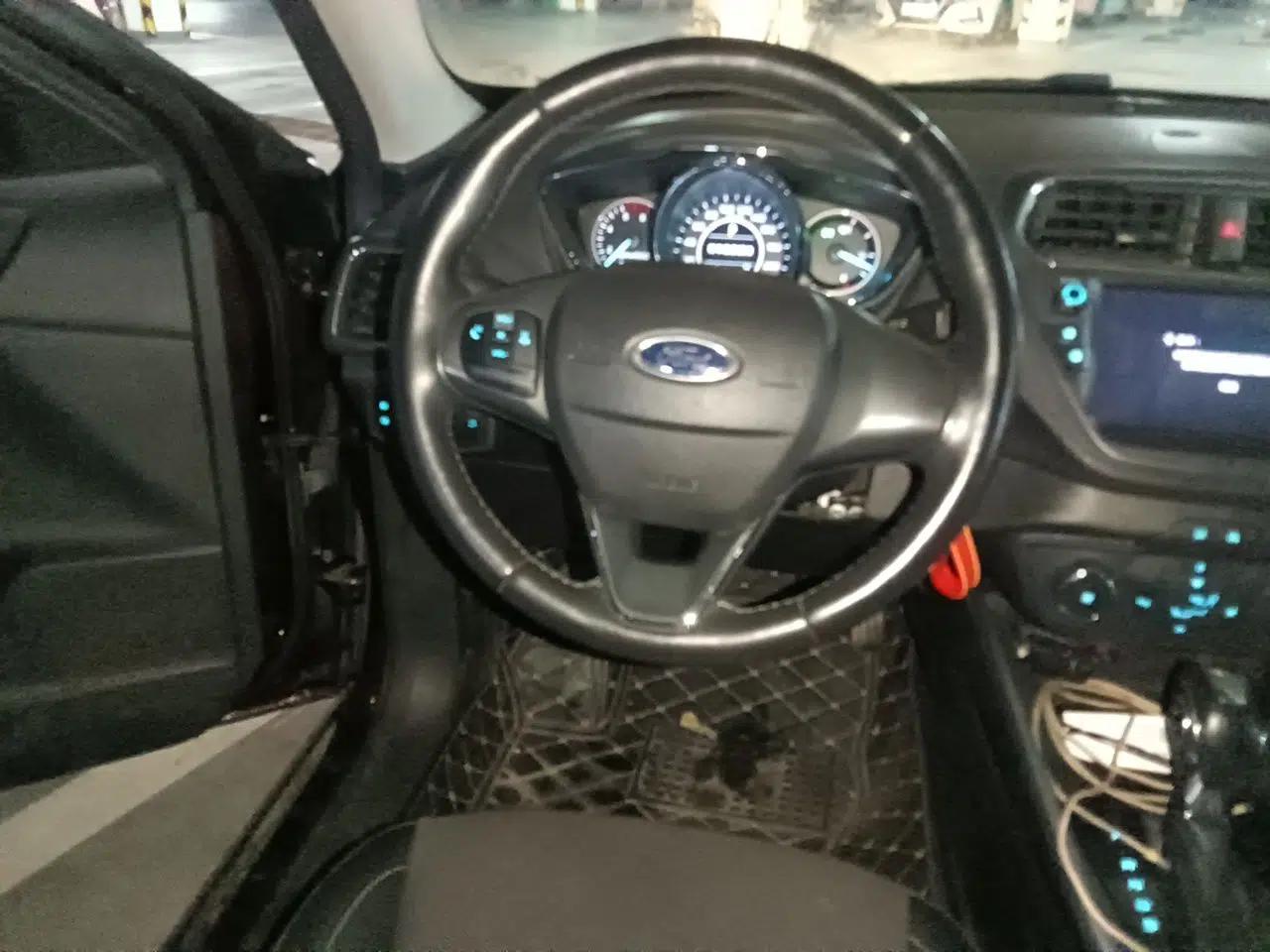 Ford Escort 2019 1.5L Automatic Enjoyment Model — миниатюра 11