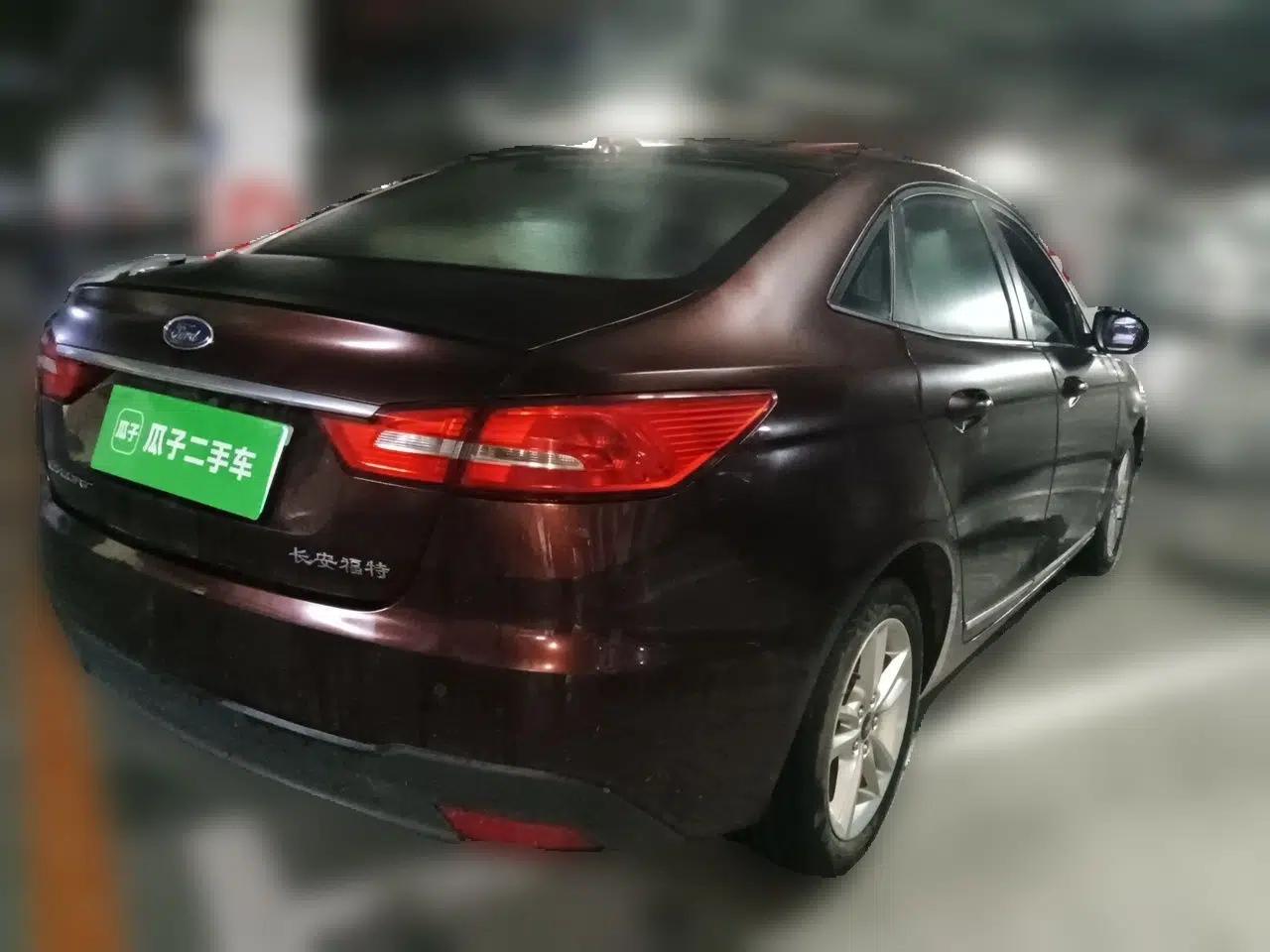 Ford Escort 2019 1.5L Automatic Enjoyment Model — миниатюра 6