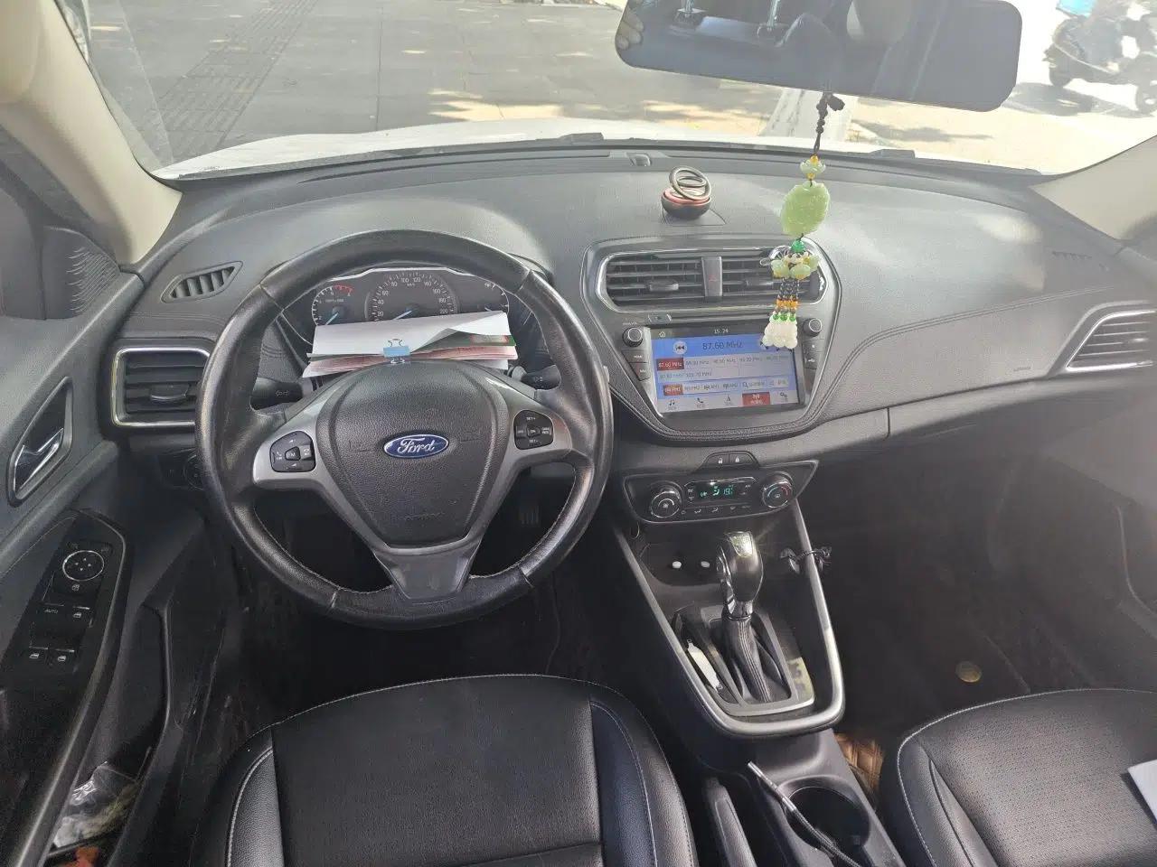 Ford Escort 2017 Happiness Edition 1.5L Automatic Fashion Version — миниатюра 10