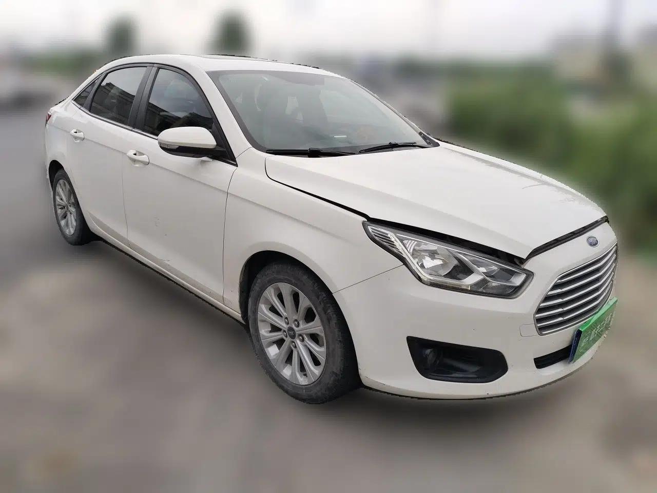 Ford Escort 2017 Happiness Edition 1.5L Automatic Fashion Version — миниатюра 3