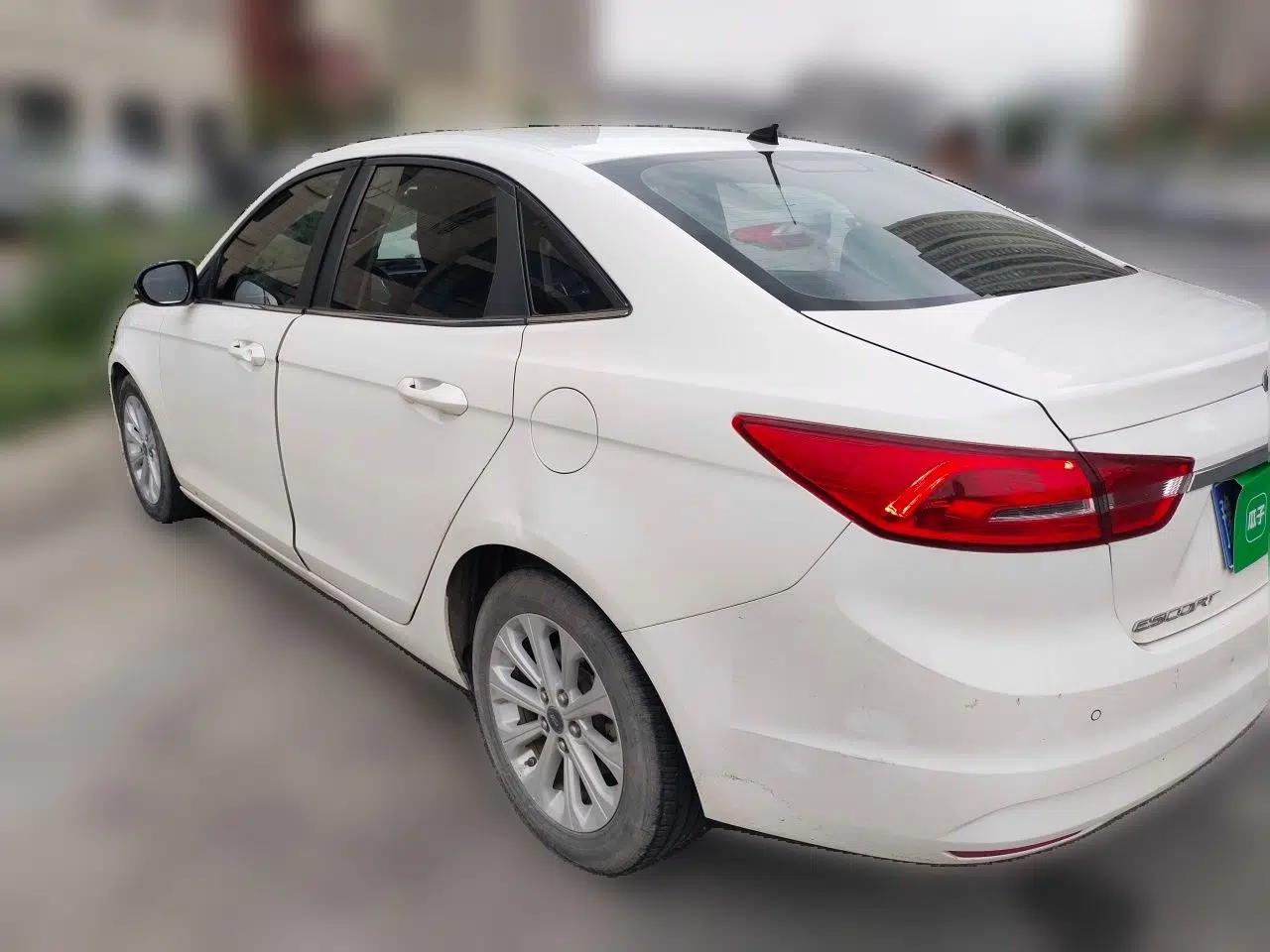Ford Escort 2017 Happiness Edition 1.5L Automatic Fashion Version — миниатюра 4