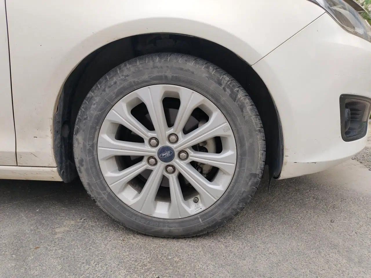 Ford Escort 2017 Happiness Edition 1.5L Automatic Fashion Version — миниатюра 8