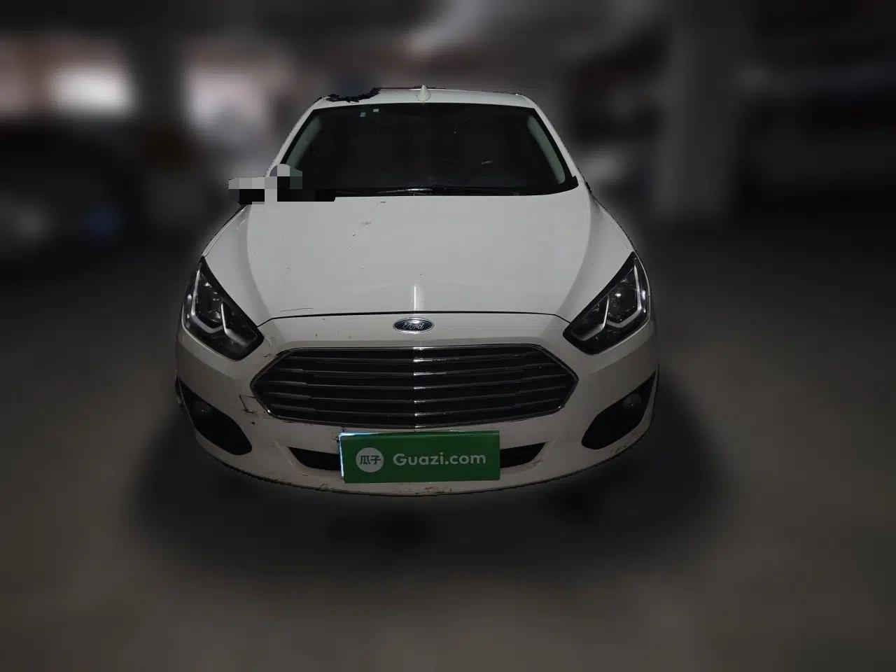 Ford Escort 2015 1.5L Automatic Comfort Edition — миниатюра 2