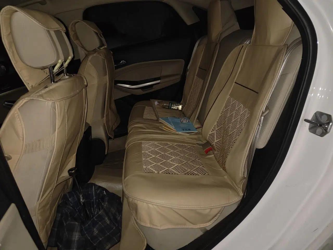 Ford Escort 2015 1.5L Automatic Comfort Edition — миниатюра 18
