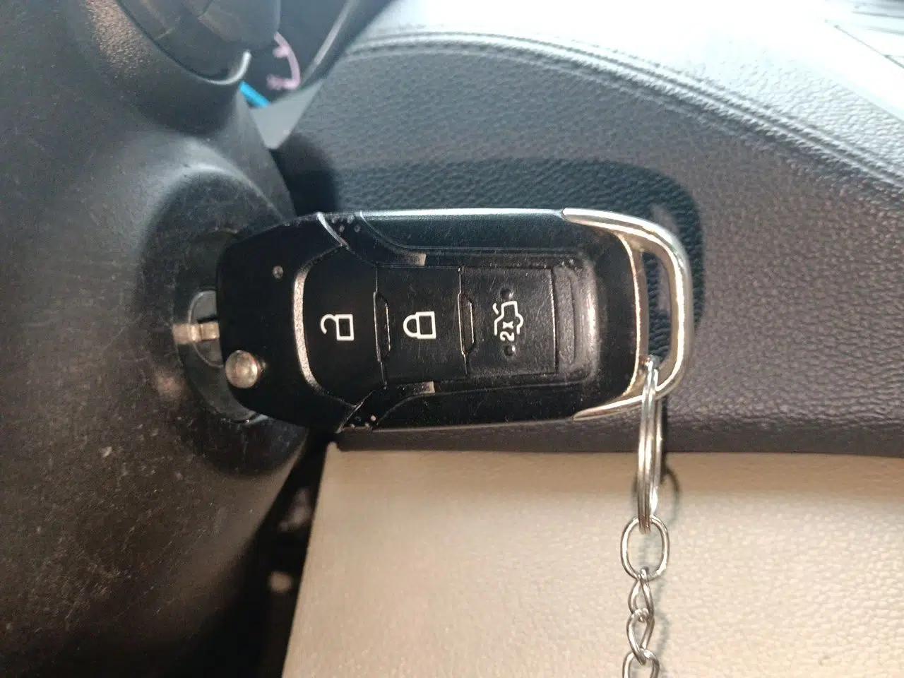 Ford Escort 2015 1.5L Automatic Fashion Model — миниатюра 9