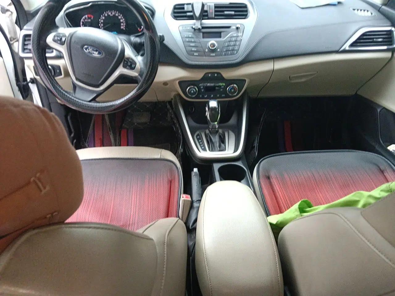 Ford Escort 2015 1.5L Automatic Fashion Model — миниатюра 10