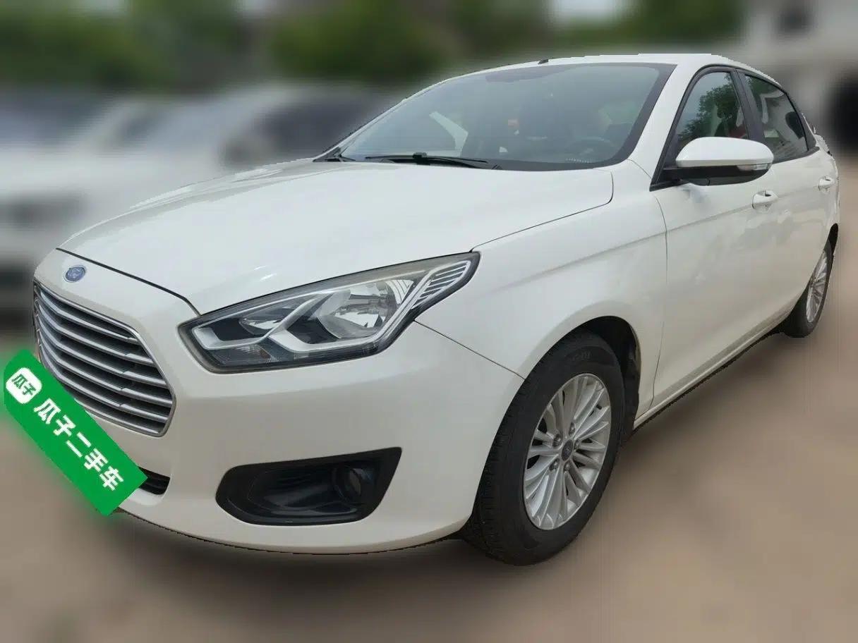 Ford Escort 2015 1.5L Automatic Comfort Edition — миниатюра 1