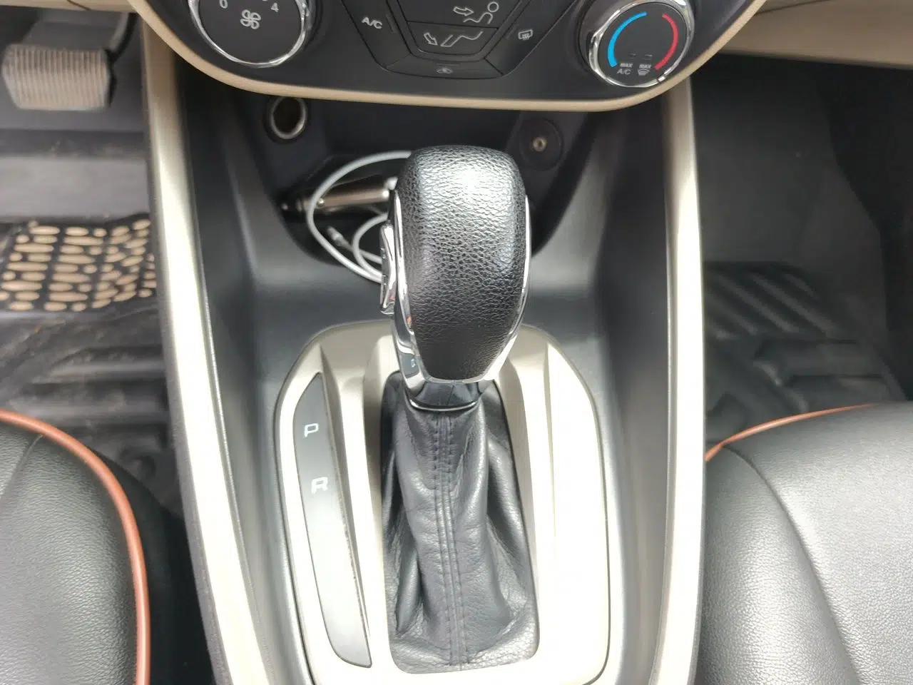 Ford Escort 2015 1.5L Automatic Comfort Edition — миниатюра 15