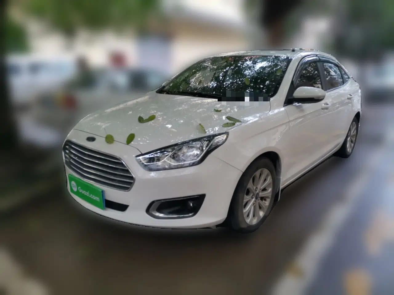 Ford Escort 2015 1.5L Automatic Fashion Model — миниатюра 1