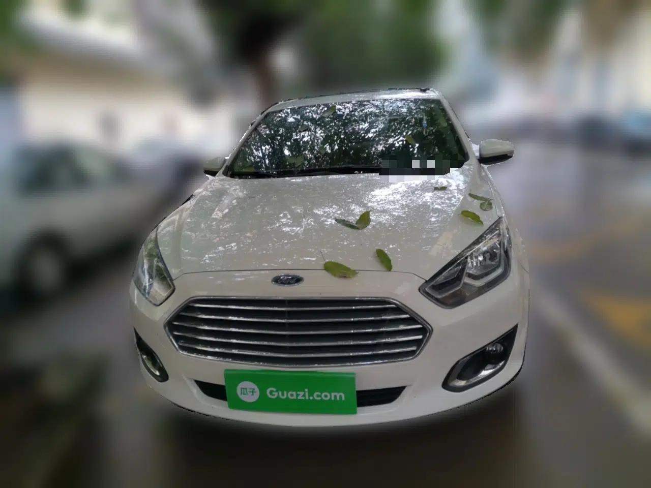 Ford Escort 2015 1.5L Automatic Fashion Model — миниатюра 2