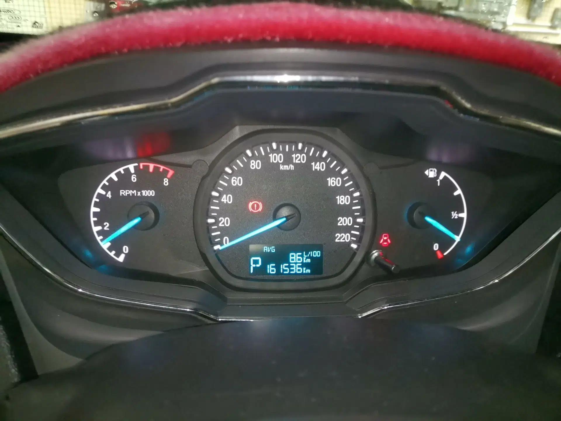 Ford Escort 2015 1.5L Automatic Fashion Model — миниатюра 12