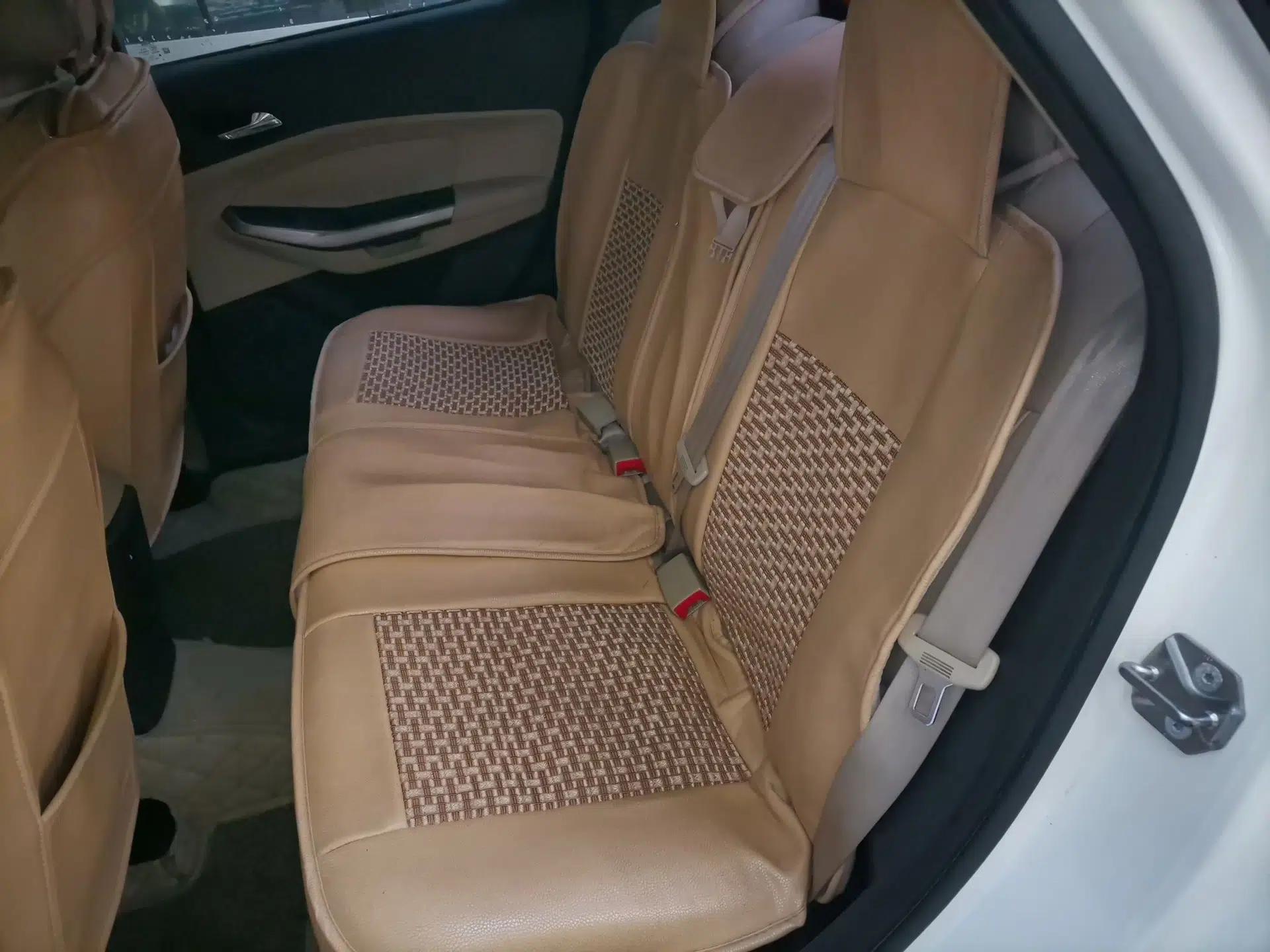 Ford Escort 2015 1.5L Automatic Fashion Model — миниатюра 18