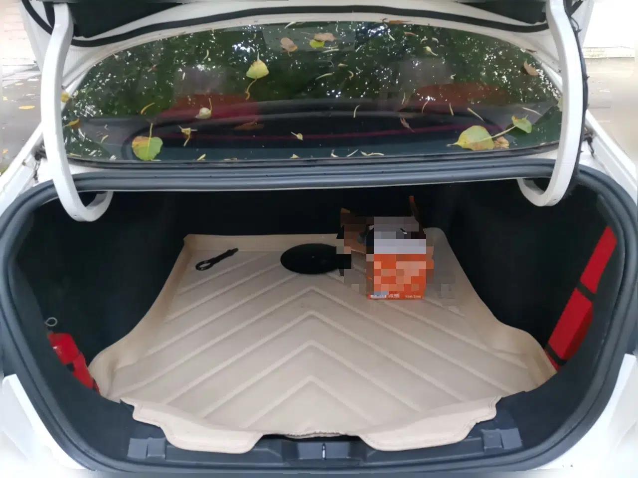 Ford Escort 2015 1.5L Automatic Fashion Model — миниатюра 20
