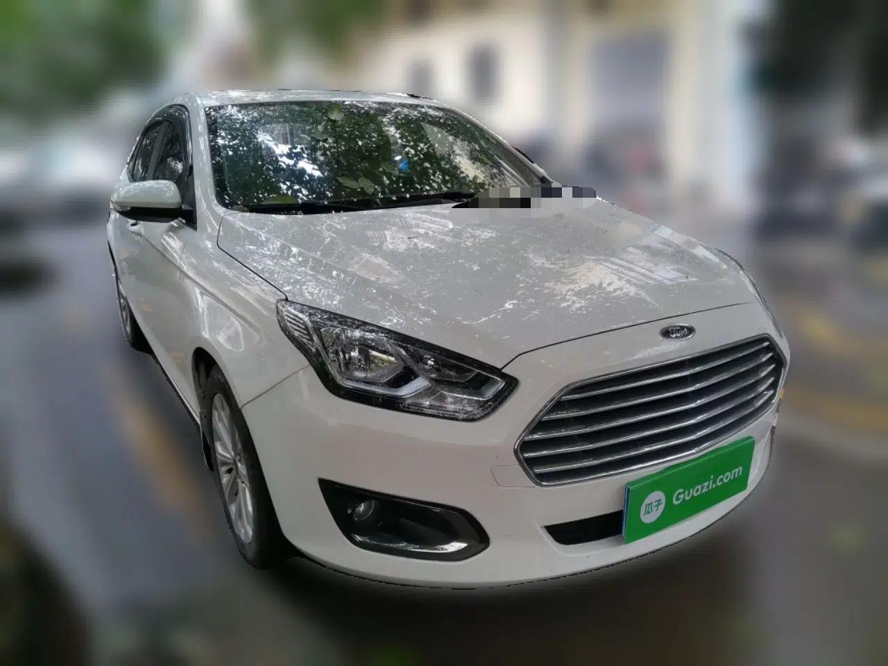 Ford Escort 2015 1.5L Automatic Fashion Model — миниатюра 3