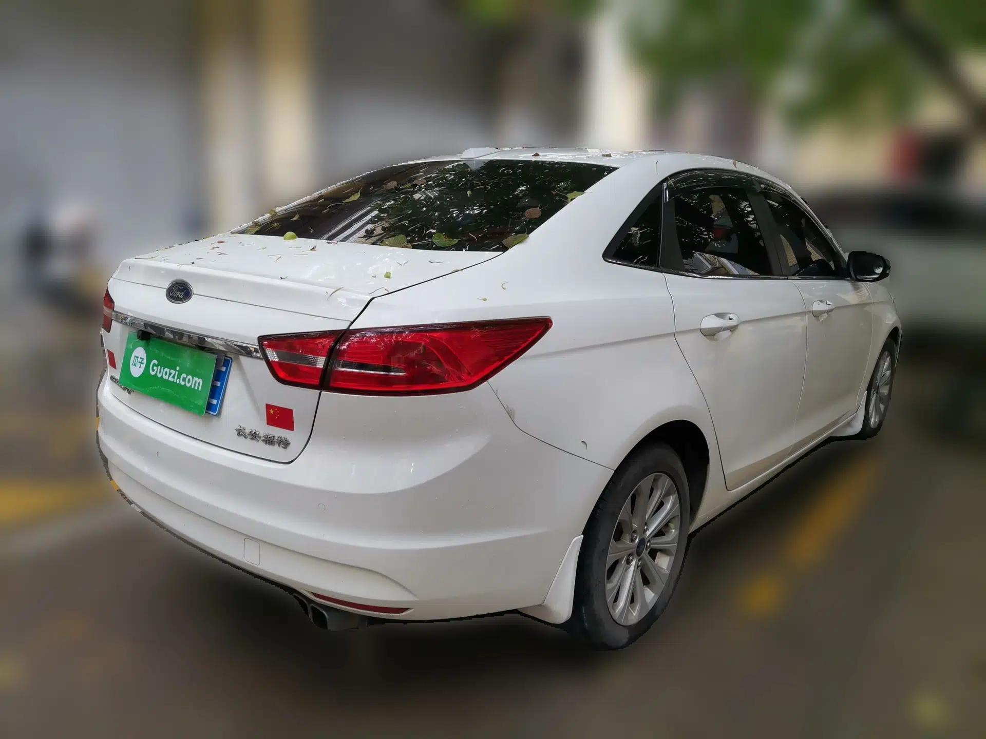Ford Escort 2015 1.5L Automatic Fashion Model — миниатюра 6