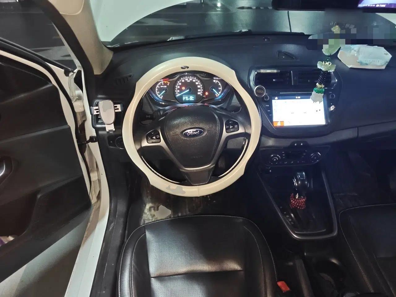 Ford Escort 2017 Happiness Edition 1.5L Automatic Fashion Version — миниатюра 11