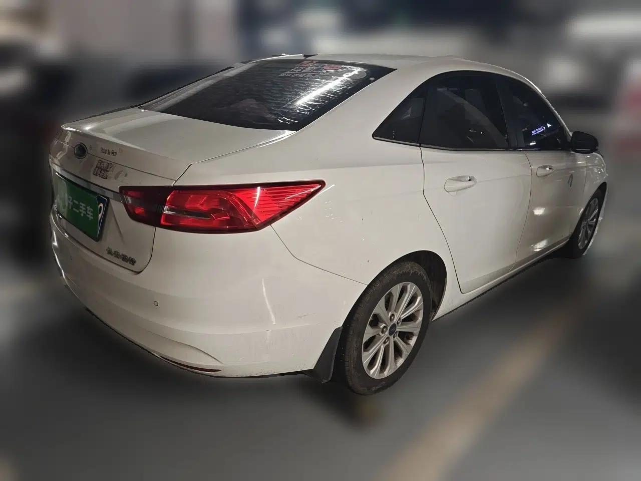 Ford Escort 2017 Happiness Edition 1.5L Automatic Fashion Version — миниатюра 6