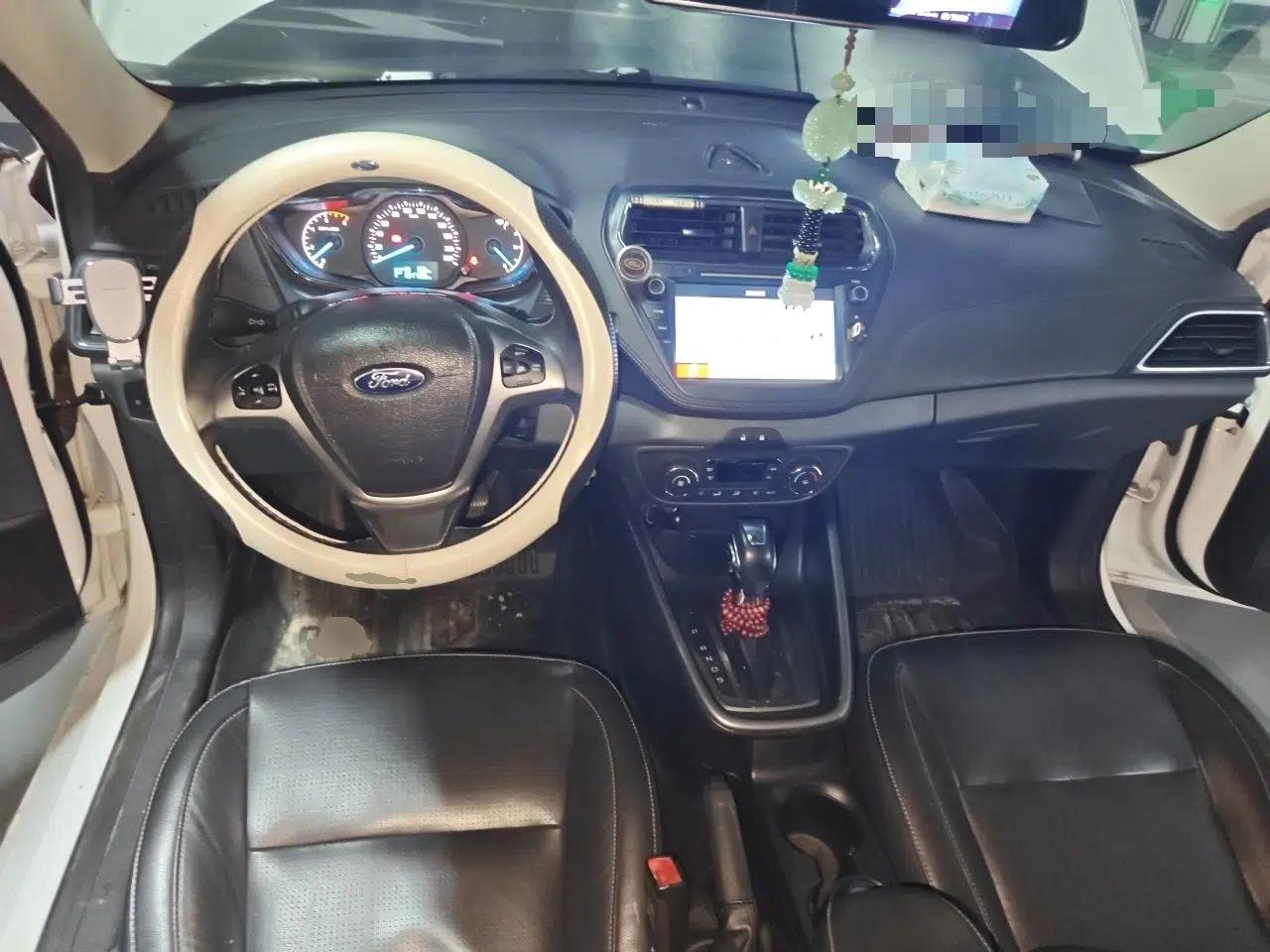 Ford Escort 2017 Happiness Edition 1.5L Automatic Fashion Version — миниатюра 10