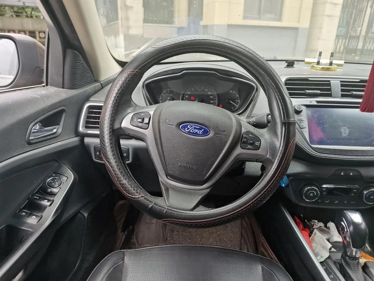 Ford Escort 2017 Happiness Edition 1.5L Automatic Fashion Version — миниатюра 11