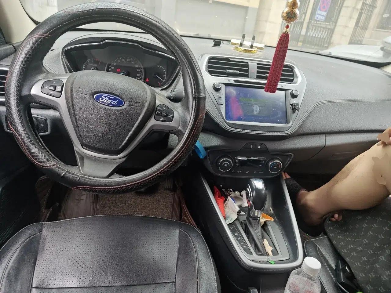 Ford Escort 2017 Happiness Edition 1.5L Automatic Fashion Version — миниатюра 10