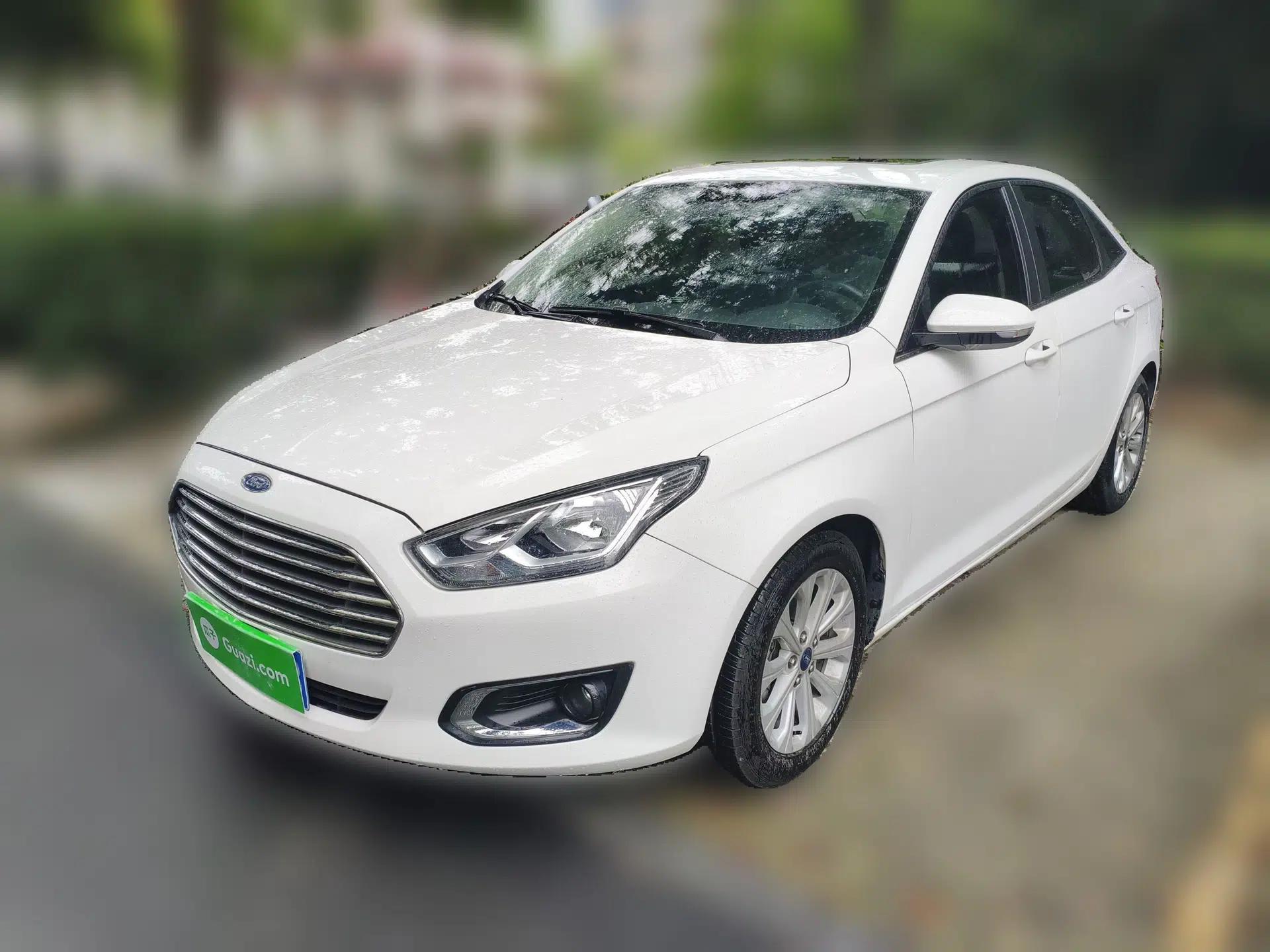 Ford Escort 2015 1.5L Automatic Fashion Model — миниатюра 1