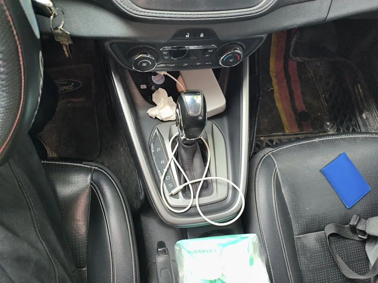 Ford Escort 2015 1.5L Automatic Fashion Model — миниатюра 15