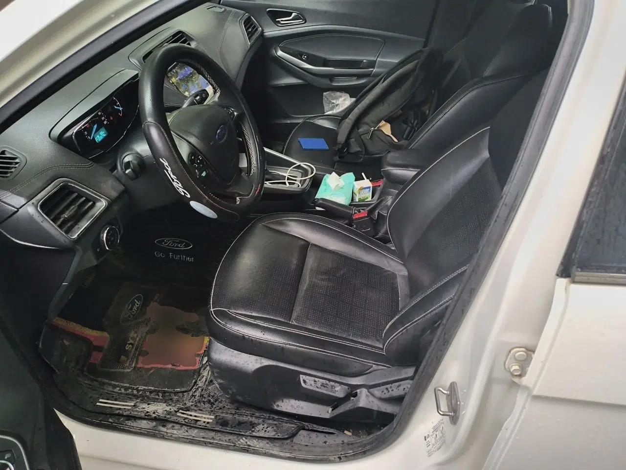 Ford Escort 2015 1.5L Automatic Fashion Model — миниатюра 16