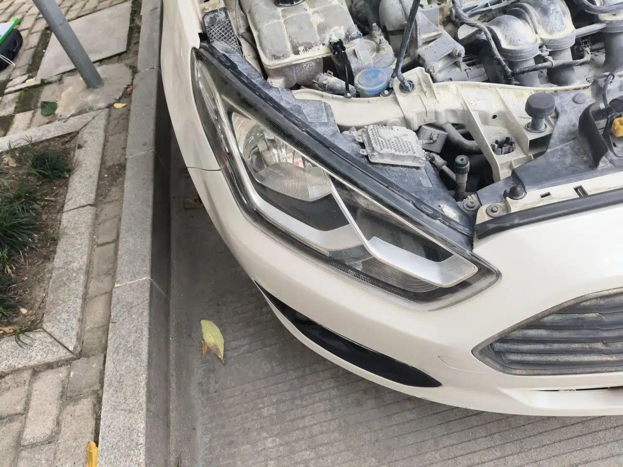 Ford Escort 2015 1.5L Automatic Comfort Edition — миниатюра 7