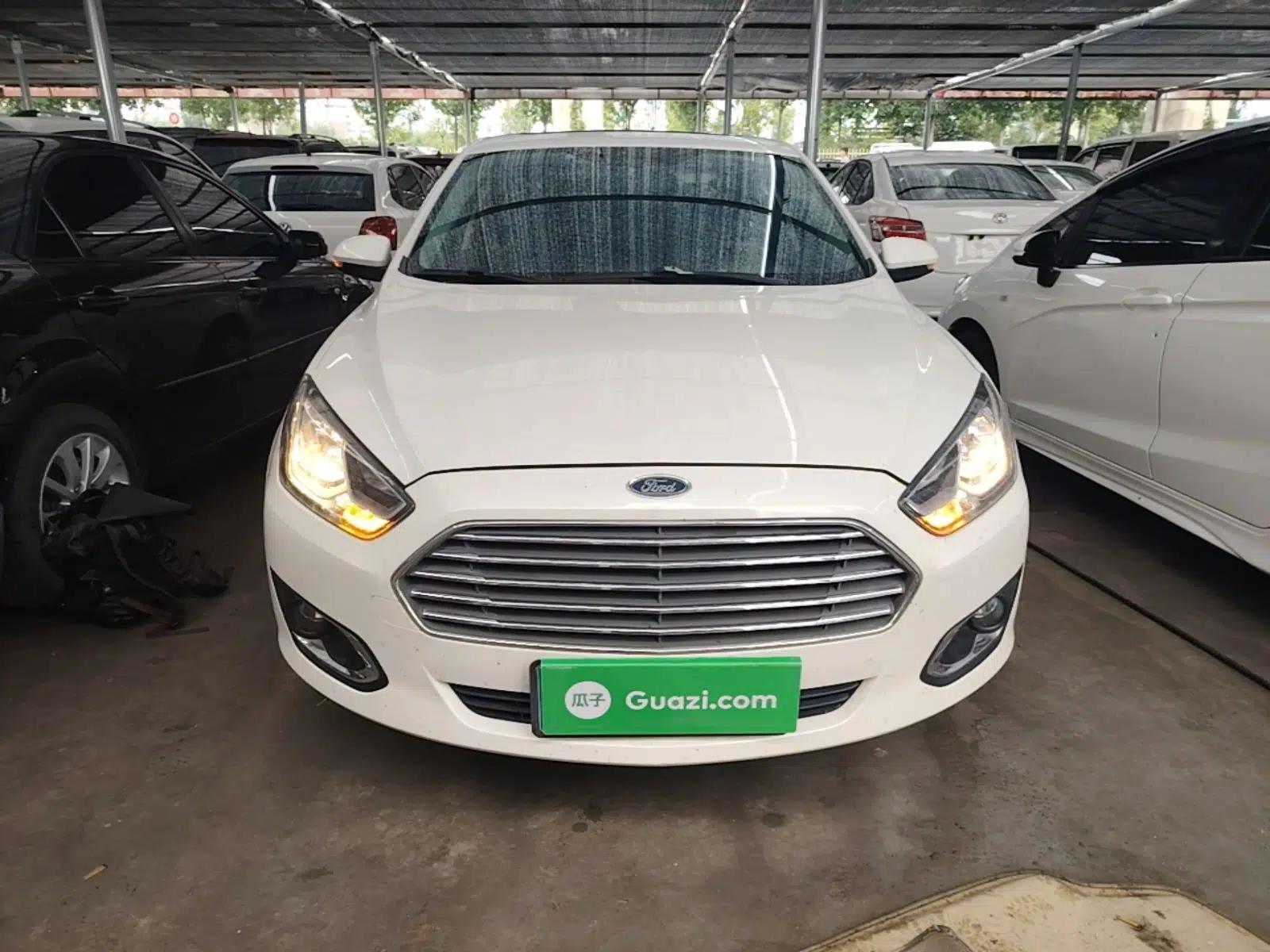 Ford Escort 2017 Happiness Edition 1.5L Automatic Fashion Version — миниатюра 2